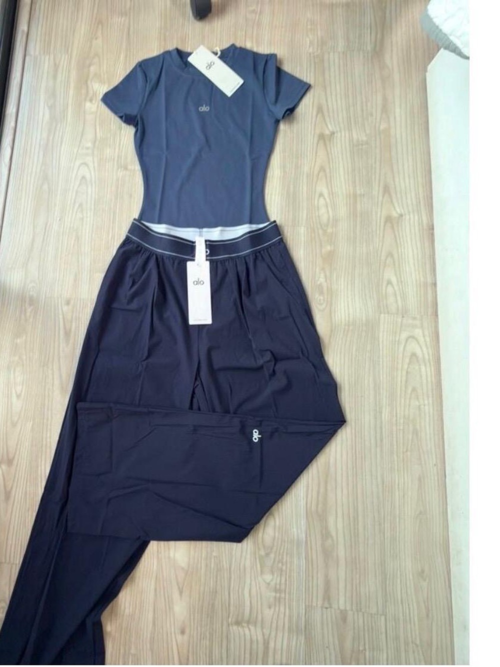 ALO Yoga Navy Wide-Leg Jumpsuit - Picture 2 of 3